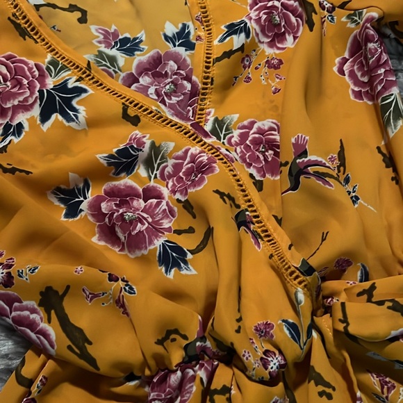 Colorful blouse - Picture 2 of 7